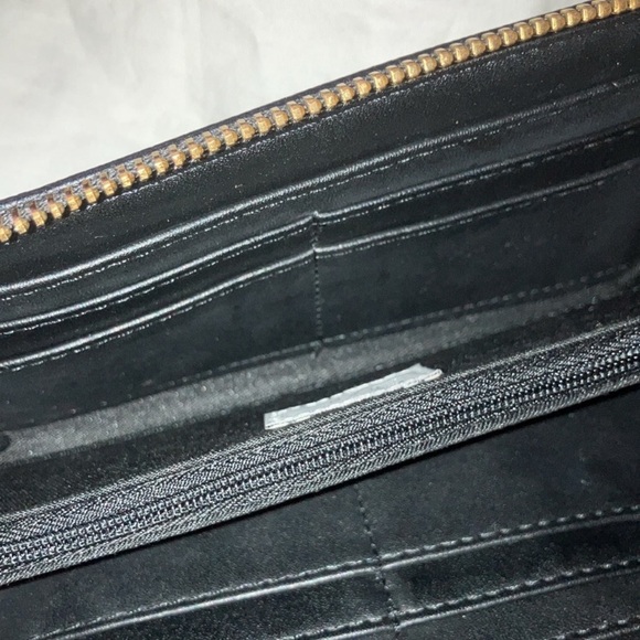 Target’s A New Day Black Zip-up Wallet - Picture 9 of 14